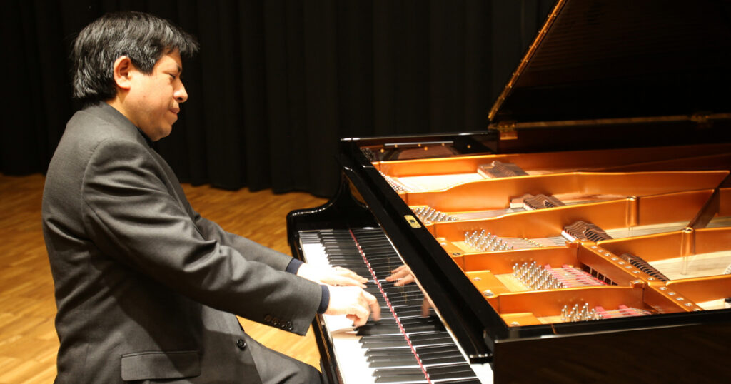 „Saarower Klavierkonzerte“ mit dem Pianisten Vladimir Valdivia (Peru) „Saarower Klavierkonzerte“ mit dem Pianisten Vladimir Valdivia (Peru)